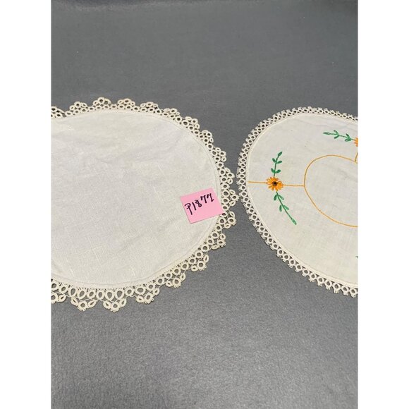 Vintage Handmade Embroidered Doilies Set of 2 11" Round Lace Edging Floral Desig - Picture 7 of 7